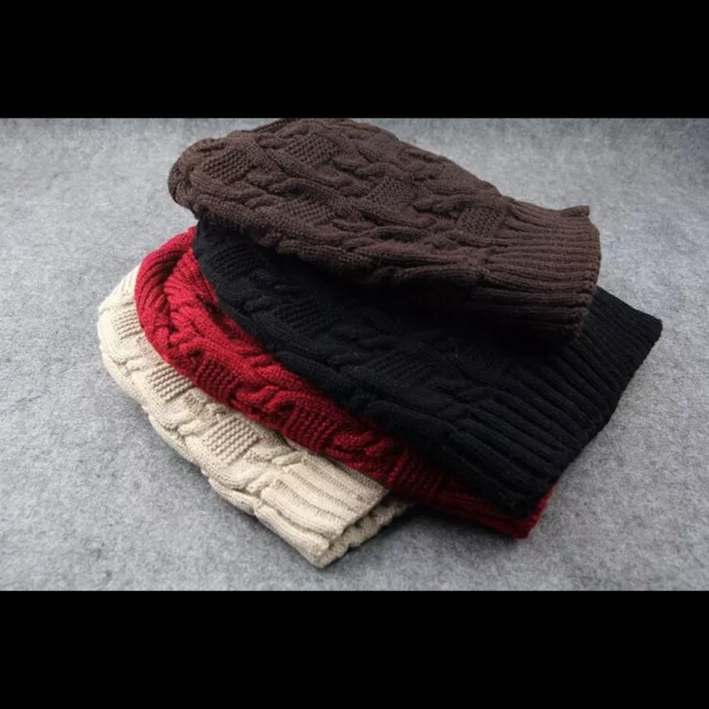 Red slouch knitted hat beanie - Picture 4 of 6